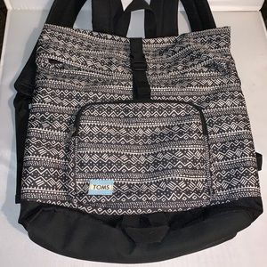 TOMS BACKPACK W PADDED COMPUTER TABLET POCKET